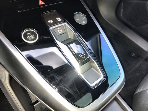 Used 2024 Audi Q4 e-tron Premium Plus image 20