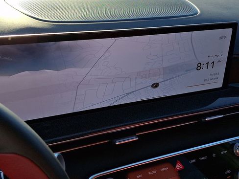 Certified 2025 Genesis GV80 3.5T e-SC image 24