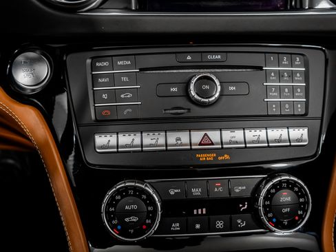 Used 2018 Mercedes-Benz SL 550 SL 550 image 36