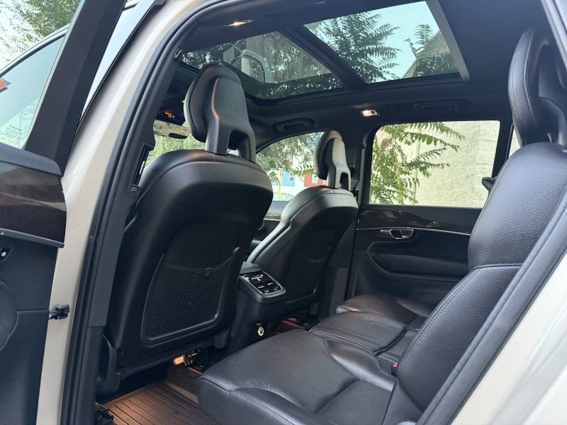 Used 2016 Volvo XC90 T6 Momentum w/ Momentum Plus Package AWD/4WD image 19