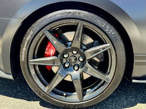 Used 2022 Ford Mustang Shelby GT500 w/ Carbon Fiber Track Pack RWD image 24