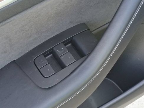 Used 2022 Tesla Model 3 Long Range AWD/4WD image 18