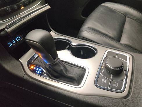 Used 2018 Jeep Grand Cherokee Limited AWD/4WD image 26