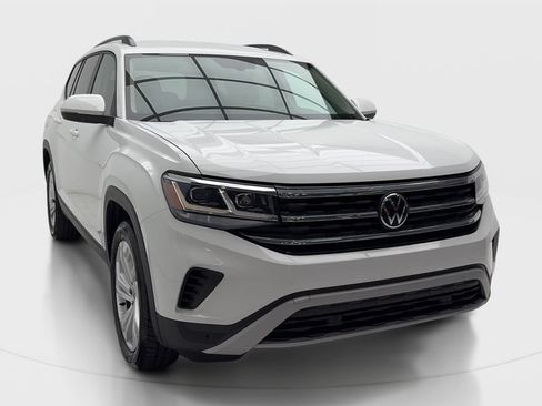 Used 2023 Volkswagen Atlas SE FWD image 2