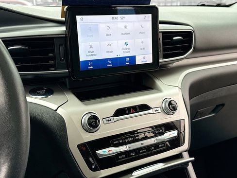 Certified 2022 Ford Explorer XLT w/ Equipment Group 202A image 10