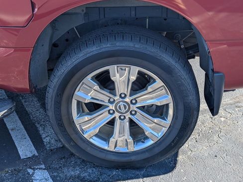 Used 2018 Nissan Titan SL w/ Chrome Package image 19