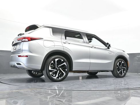 New 2025 Mitsubishi Outlander SEL image 70