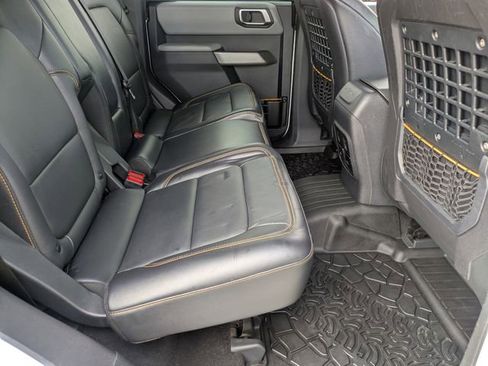 Used 2022 Ford Bronco Badlands image 14