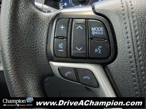 Used 2020 Toyota Sienna L image 19