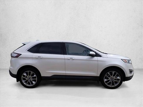 Used 2017 Ford Edge Titanium w/ Equipment Group 301A FWD image 4