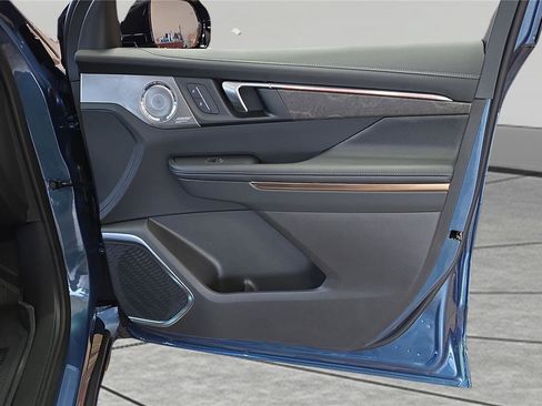 New 2026 Buick Enclave Avenir w/ Super Cruise Package image 15