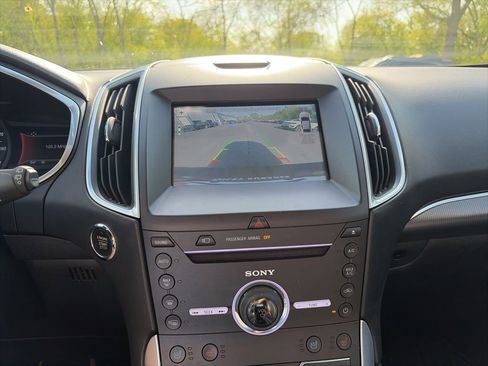 Used 2016 Ford Edge Titanium w/ Equipment Group 302A AWD/4WD image 22