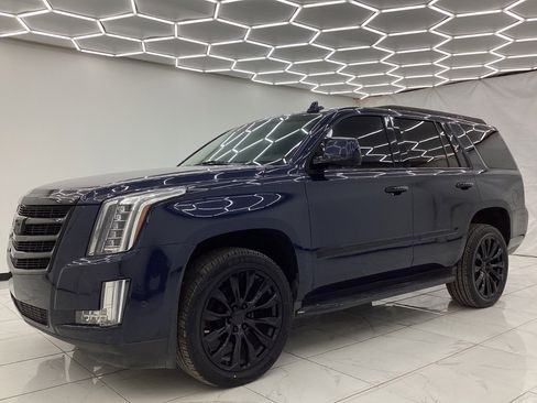 Used 2020 Cadillac Escalade Luxury image 6