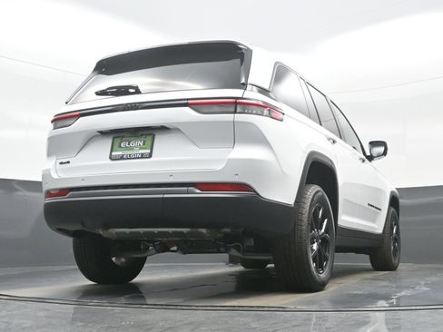 New 2026 Jeep Grand Cherokee Altitude image 15