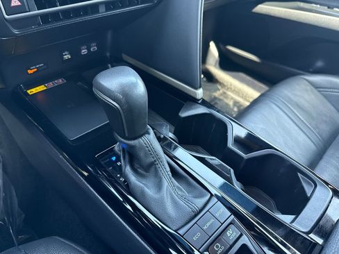 Used 2025 Toyota Camry XSE FWD image 25