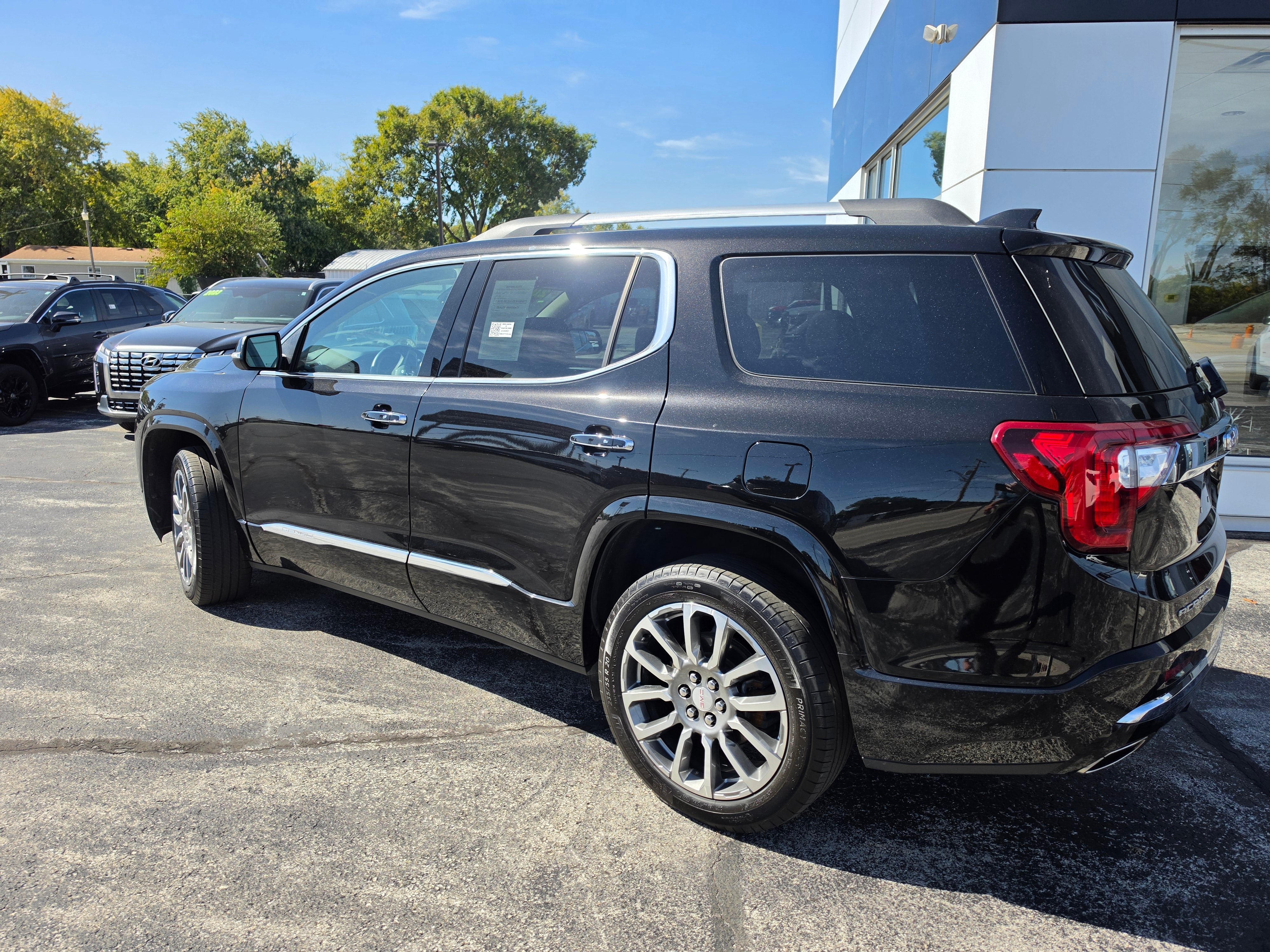 Used 2023 GMC Acadia Denali w/ Denali Ultimate Package AWD/4WD image 7
