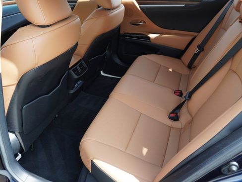 Used 2024 Lexus ES 350 w/ Premium Package image 29