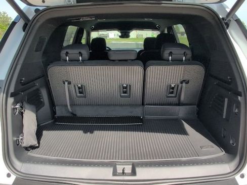 New 2026 Chevrolet Traverse LT w/ Driver Confidence Package FWD image 11