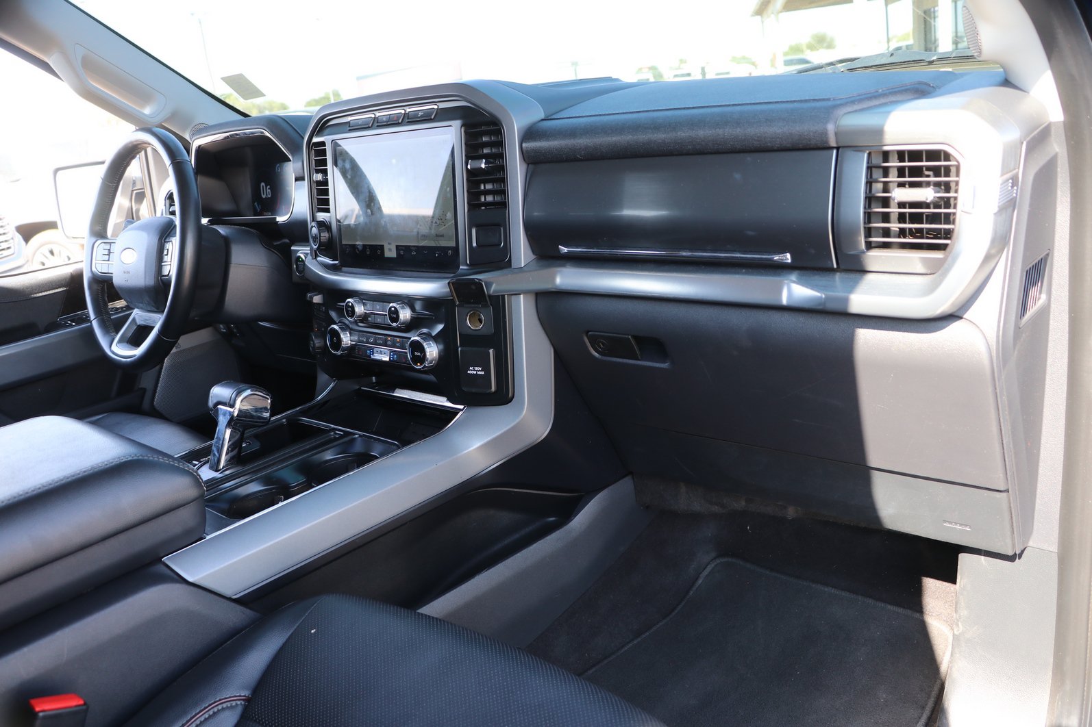 Used 2023 Ford F150 Lariat w/ Equipment Group 502A High AWD/4WD image 34