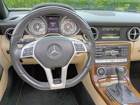 Used 2015 Mercedes-Benz SLK 250 image 23