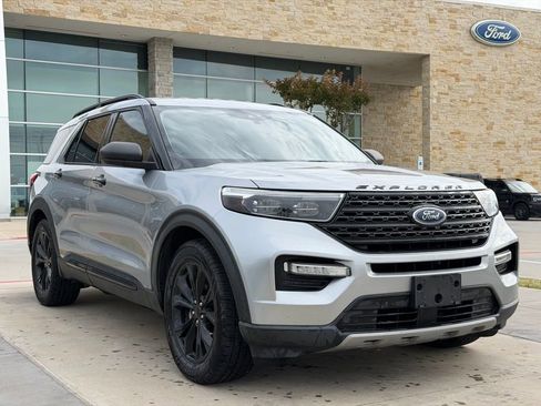 Used 2021 Ford Explorer XLT w/ Equipment Group 202A RWD image 19