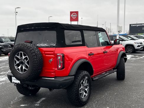 Used 2022 Ford Bronco Badlands image 3