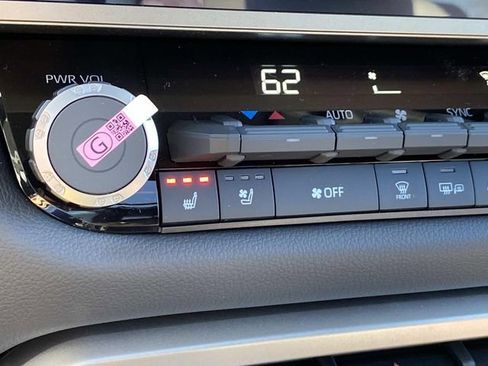 New 2026 Toyota Tundra Limited AWD/4WD image 13
