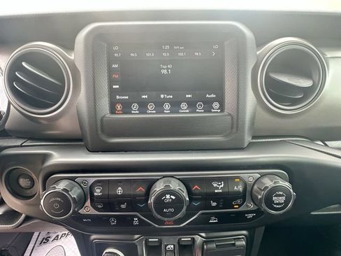 Used 2022 Jeep Wrangler Unlimited Sport AWD/4WD image 18