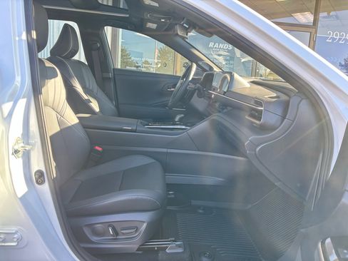 Used 2025 Toyota Crown Platinum image 22