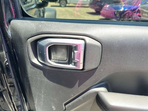 Used 2020 Jeep Wrangler Unlimited Rubicon image 25