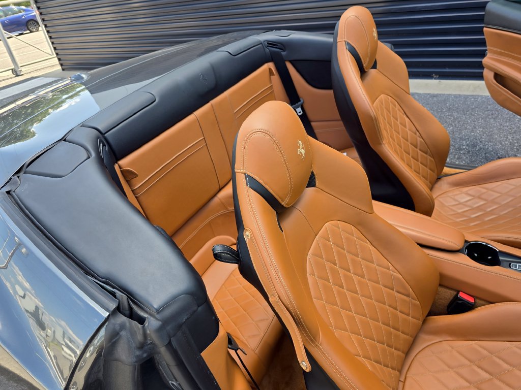 Used 2015 Ferrari California T RWD image 43