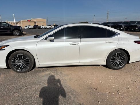 Used 2025 Lexus ES 350 w/ Premium Package FWD image 3