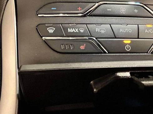 Used 2020 Ford Edge SEL FWD image 20