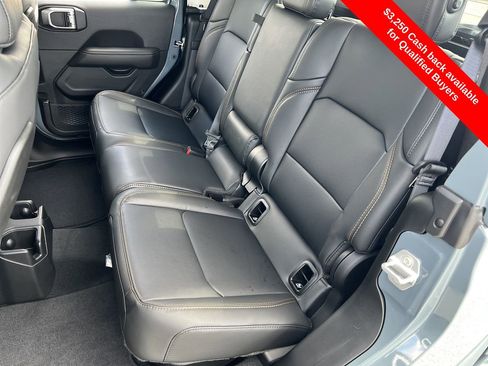 New 2025 Jeep Gladiator Sport image 21