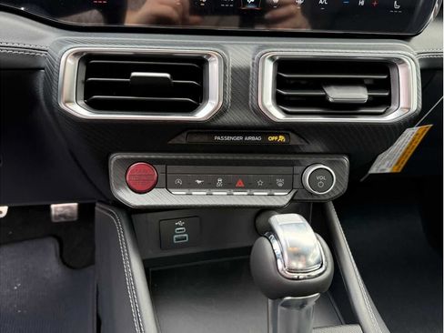 Used 2025 Ford Mustang Premium RWD image 17