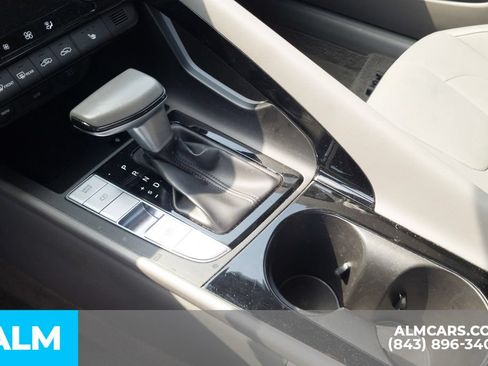 Used 2025 Hyundai Elantra SEL FWD image 11