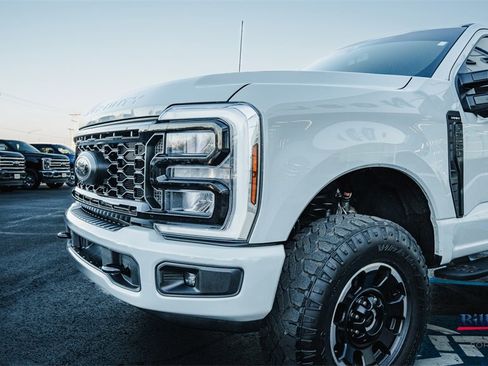 Certified 2025 Ford F250 Lariat w/ Tremor Off-Road Package image 6