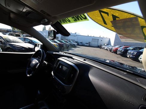 Used 2017 Chevrolet Colorado LT w/ LT Convenience Package RWD image 20