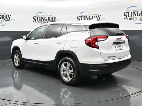 Used 2024 GMC Terrain SLE FWD image 5