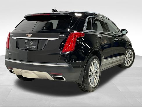 Used 2017 Cadillac XT5 Platinum w/ Driver Assist Package image 4