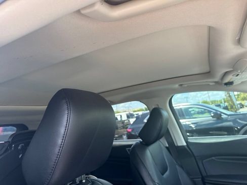 Used 2021 Ford Edge Titanium AWD/4WD image 7