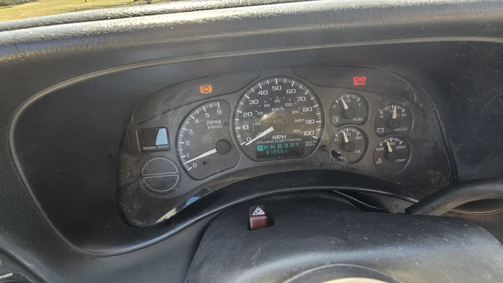 Used 2002 Chevrolet Avalanche 4x4 w/ Off-Road Suspension Pkg image 12