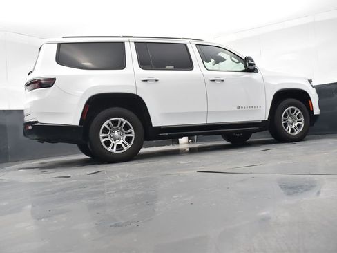 Used 2024 Jeep Wagoneer 4WD w/ Convenience Group I image 28