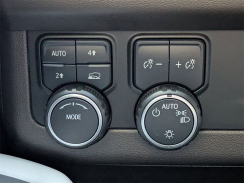 Used 2021 Chevrolet Tahoe LT image 34