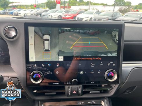 Used 2025 Lexus GX 550 w/ Accessory Package (2T) AWD/4WD image 19