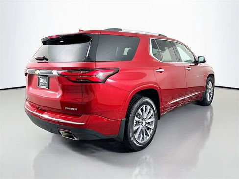Used 2023 Chevrolet Traverse Premier image 7