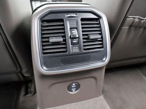 Used 2021 Porsche Macan image 44