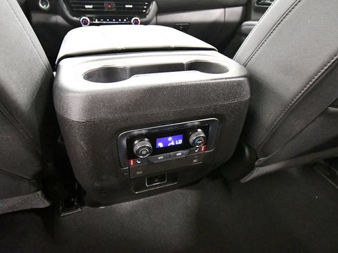 Used 2025 Chevrolet Tahoe Z71 w/ Comfort Package AWD/4WD image 17