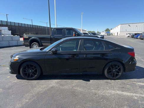 Used 2023 Honda Civic Sport image 3