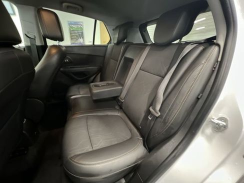 Used 2019 Chevrolet Trax LT w/ LT Convenience Package image 25